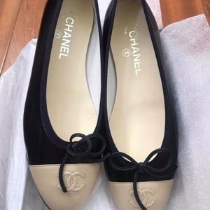 CHANEL Shoes - Chanel beige/black with navy trim flat 39.5 CHANEL Shoes - Chanel beige/black with navy trim flat 39.5